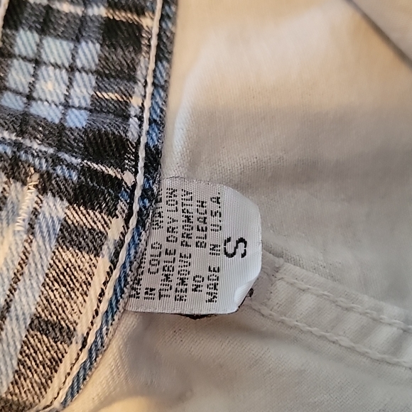 JUNIOR SHORTS SZ SMALL - Picture 4 of 4